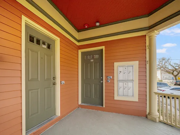 200 Lexington Ave APT 1, Providence, RI 02907