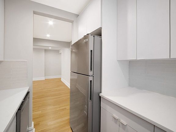 5th image of 69 Bennett Ave APT 202