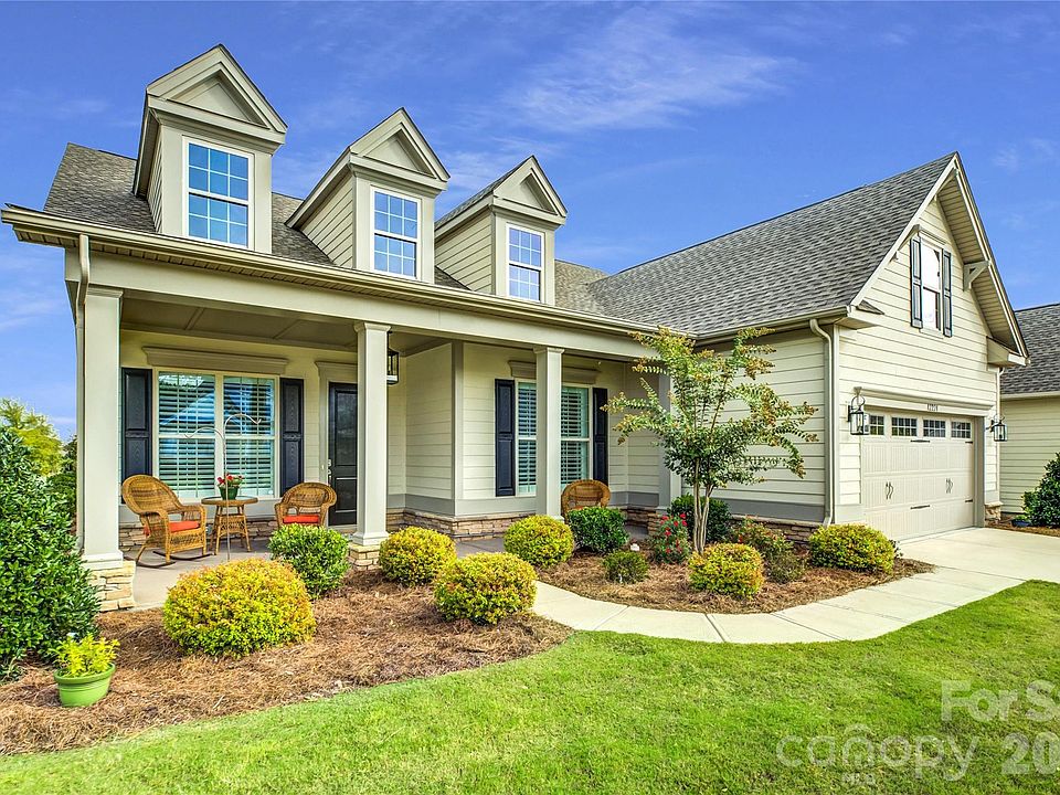 1st image of 82228 Standing Oak Dr