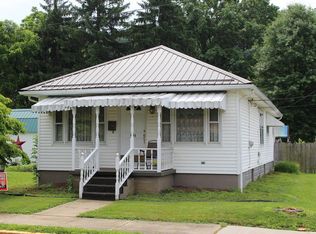 634 2nd Ave, Paden City, WV 26159
