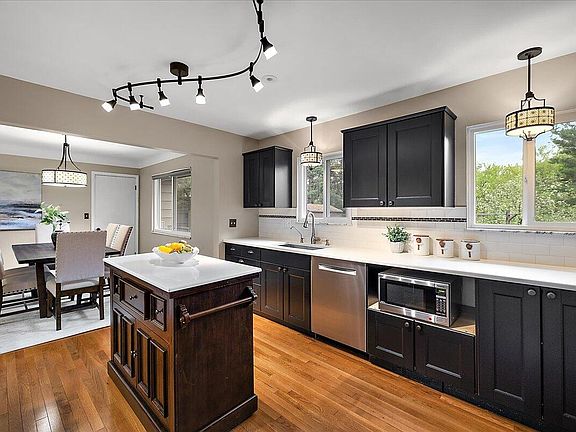 5th image of 2342 Blueberry Ln