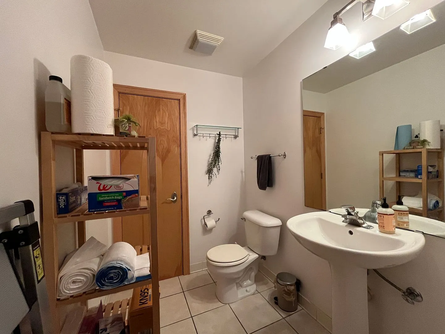 624 E. Ogden Ave — Photo 4