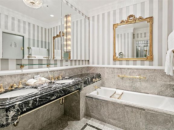 3rd image of 2 E 55th St #822/18