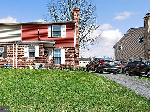 2nd image of 557 Staufer Ct