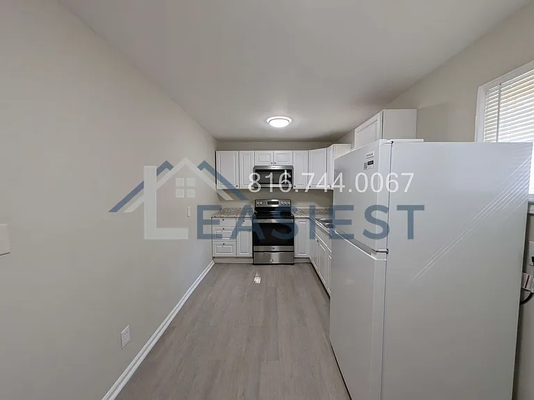 2402 S Claremont Ave — Photo 5