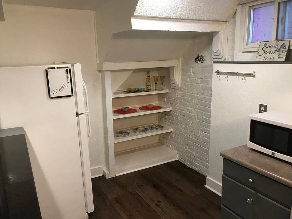 Kitchen storage