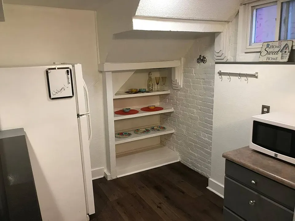 Kitchen storage