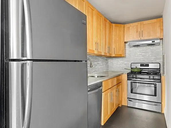 200 E 58th St APT 6D, New York, NY 10022