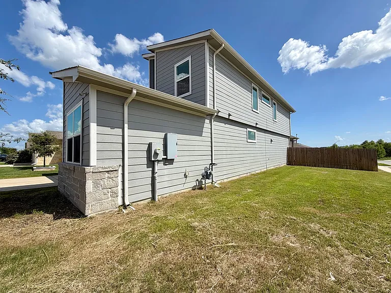 2901 Louris Ln — Photo 39