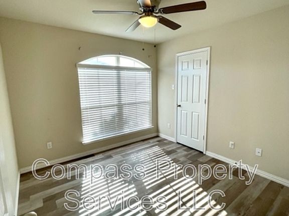 4th image of 2716 Samson Dr #2716