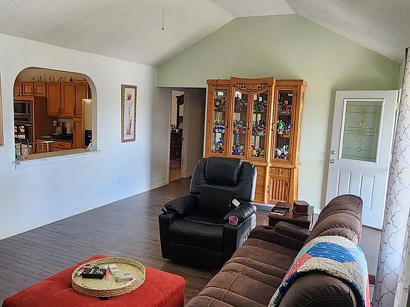 3rd image of 852 Tomahawk Court