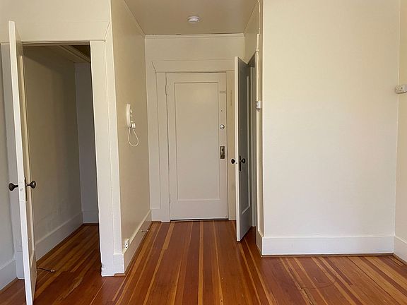 4th image of 2361 NW Pettygrove St APT 3