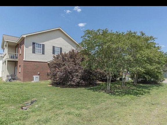 2nd image of 17 Loch Ln