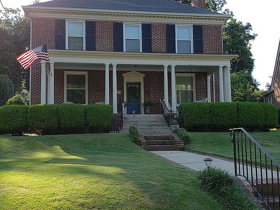 3rd image of 221 Jennings Ave