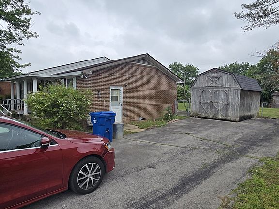 3rd image of 119 Rainbow St