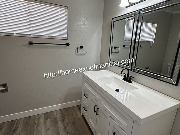 2nd image of 620 Vista Del Monte