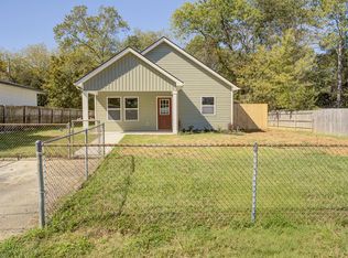 218 Robert E Lee St, Fort Oglethorpe, GA 30742