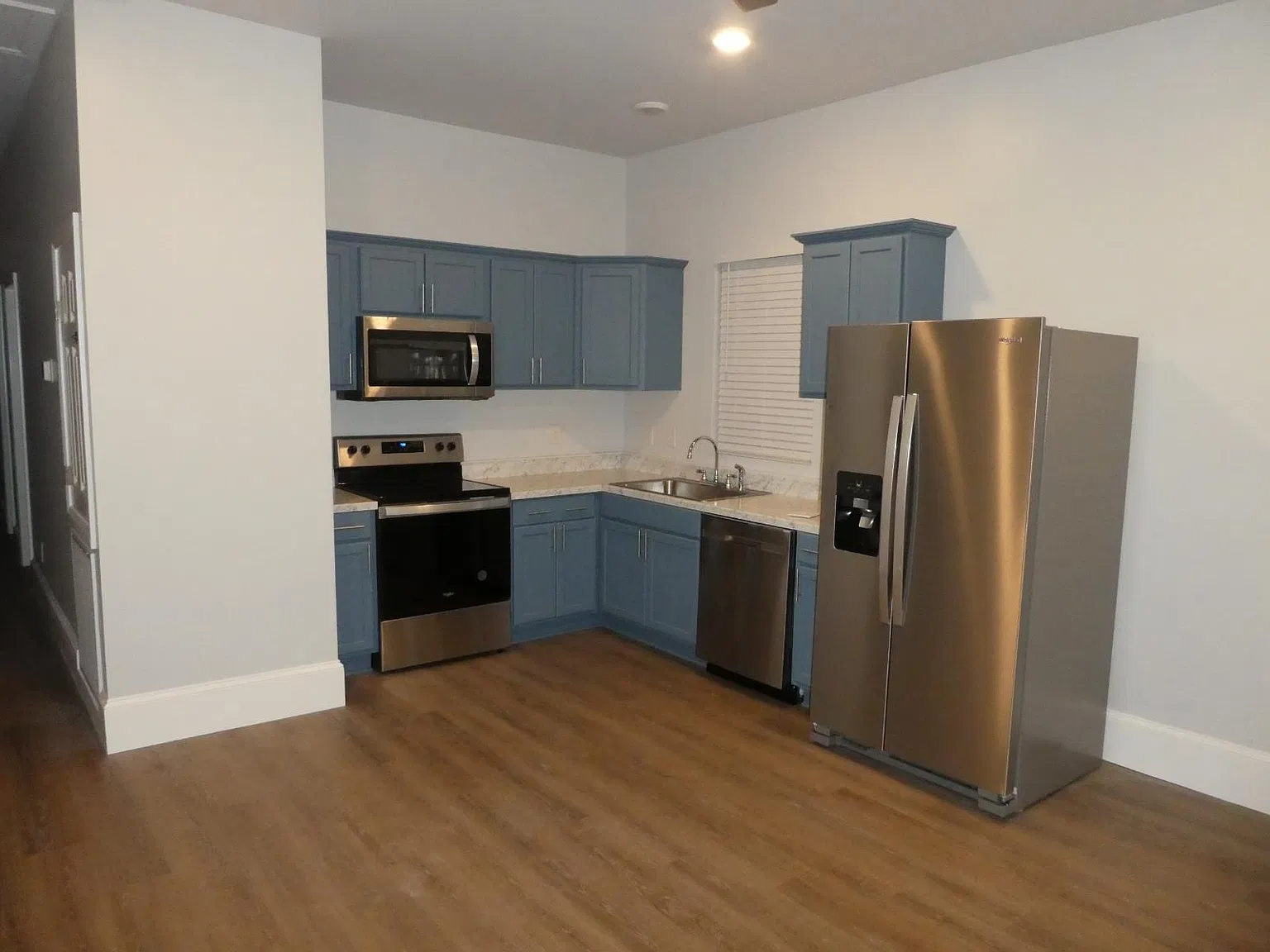 612 N East St — Photo 3