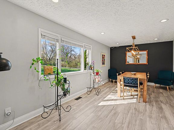 5th image of 6594 Springdale Rd