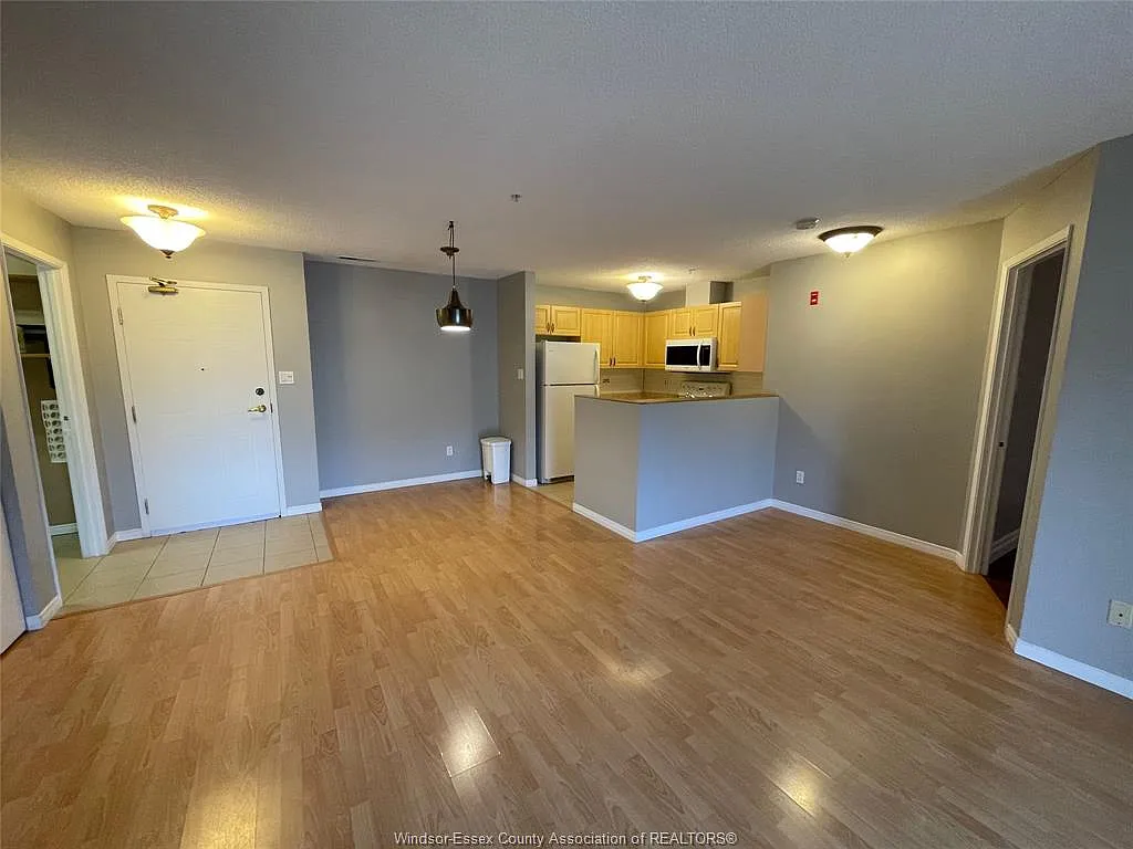 3160 Wildwood Dr — Photo 3