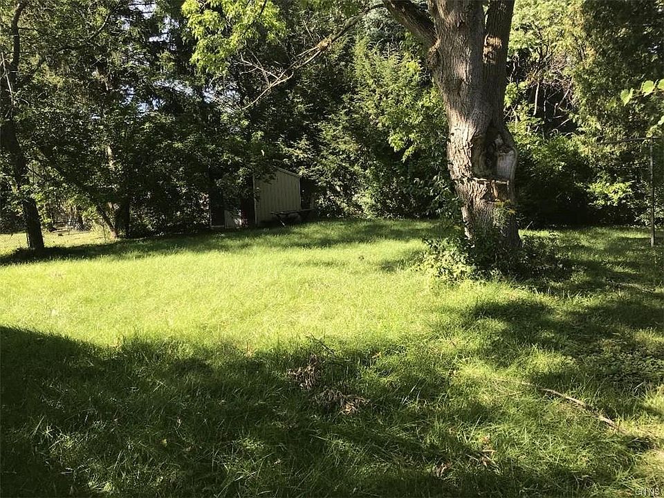 2nd image of 121 Jean Ave