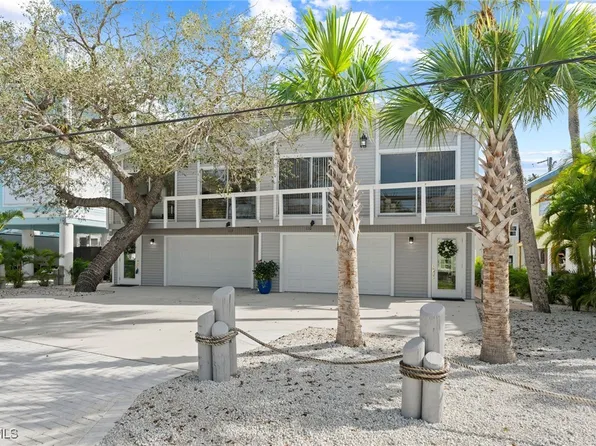 110-112 Voorhis St, Fort Myers Beach, FL 33931