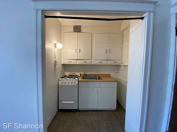 4th image of 4066 Lindell Blvd #205