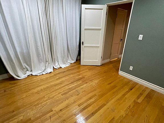 4th image of 1147 6th St #201