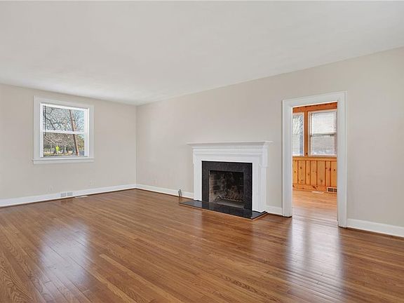 5th image of 421 Sycamore Rd