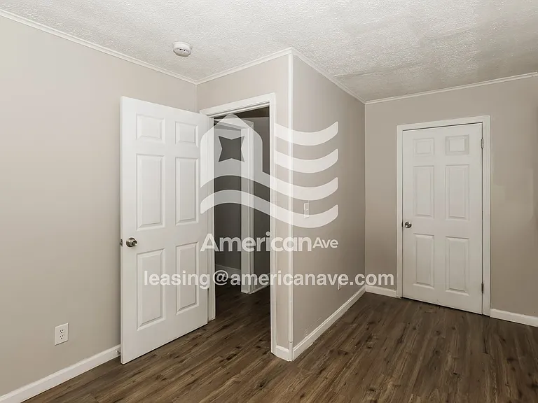 662329_012_bedroom_12.jpg