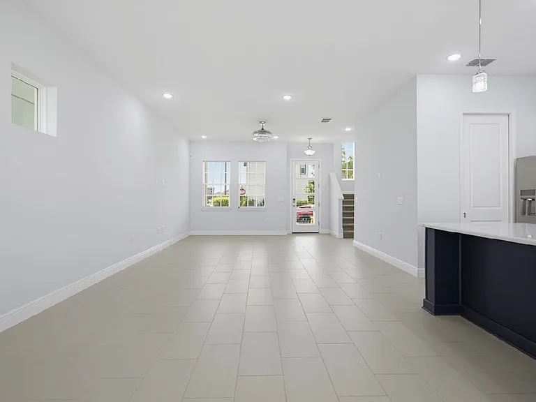 10322 Marconi Ave — Photo 6
