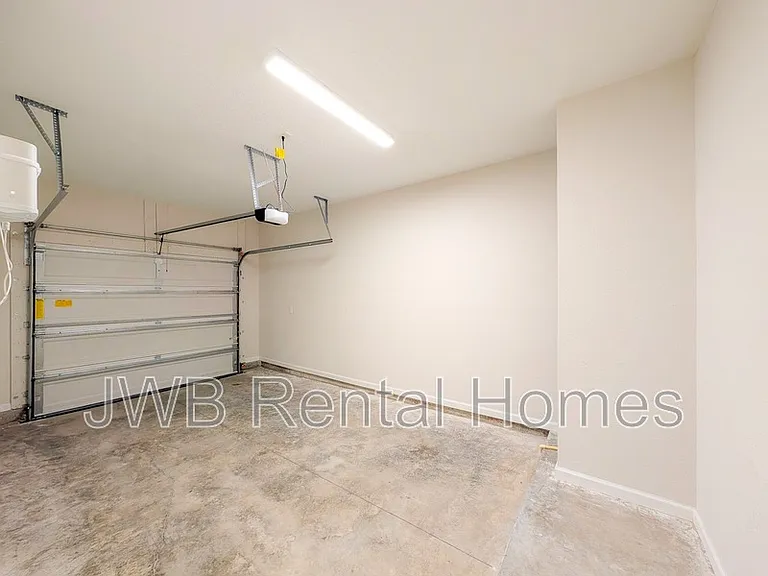6055 Carolines Ct — Photo 13