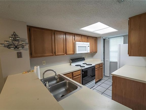 2nd image of 2138 Fletchers Point Cir