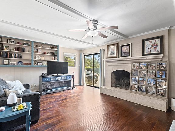 3rd image of 725 Branch Dr