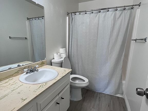 5th image of 4321 Cass St APT 6