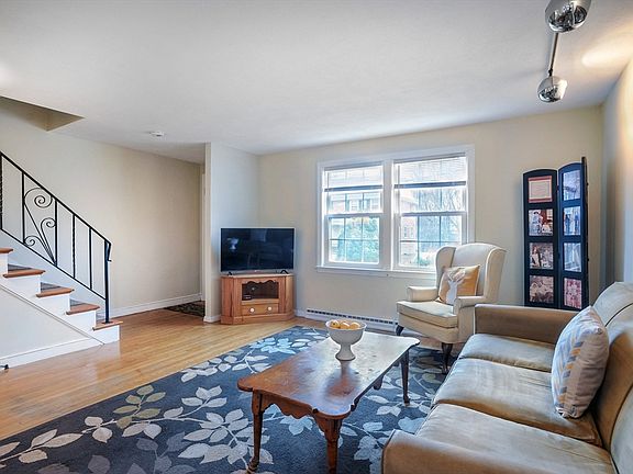 3rd image of 27 Clough Rd #27
