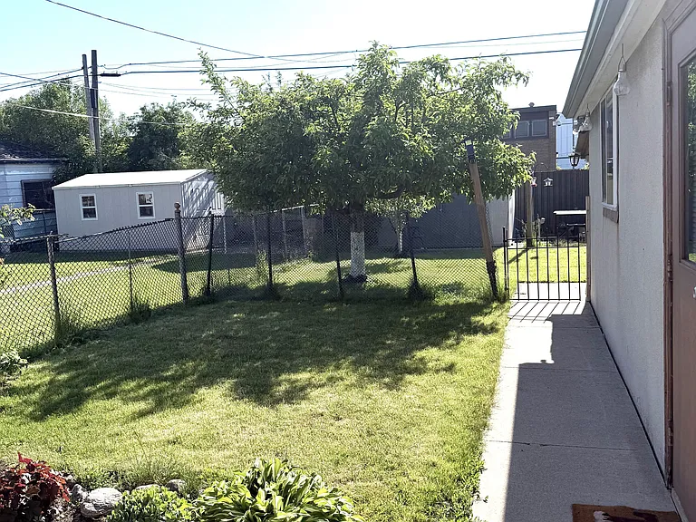 64 Ruthmar Cres — Photo 19