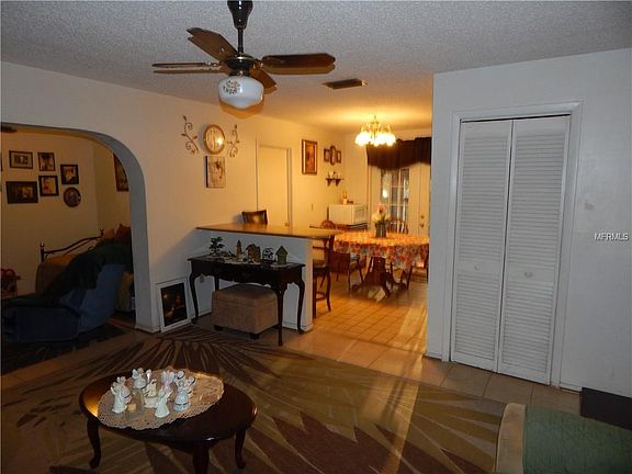 4th image of 636 Duncan Cir W