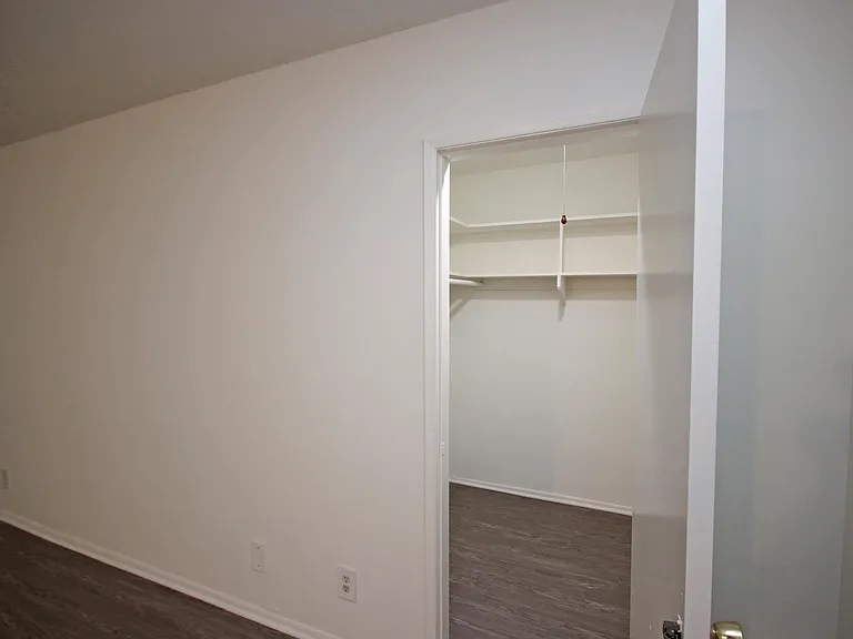 252 S Mentor Ave #5 — Photo 10