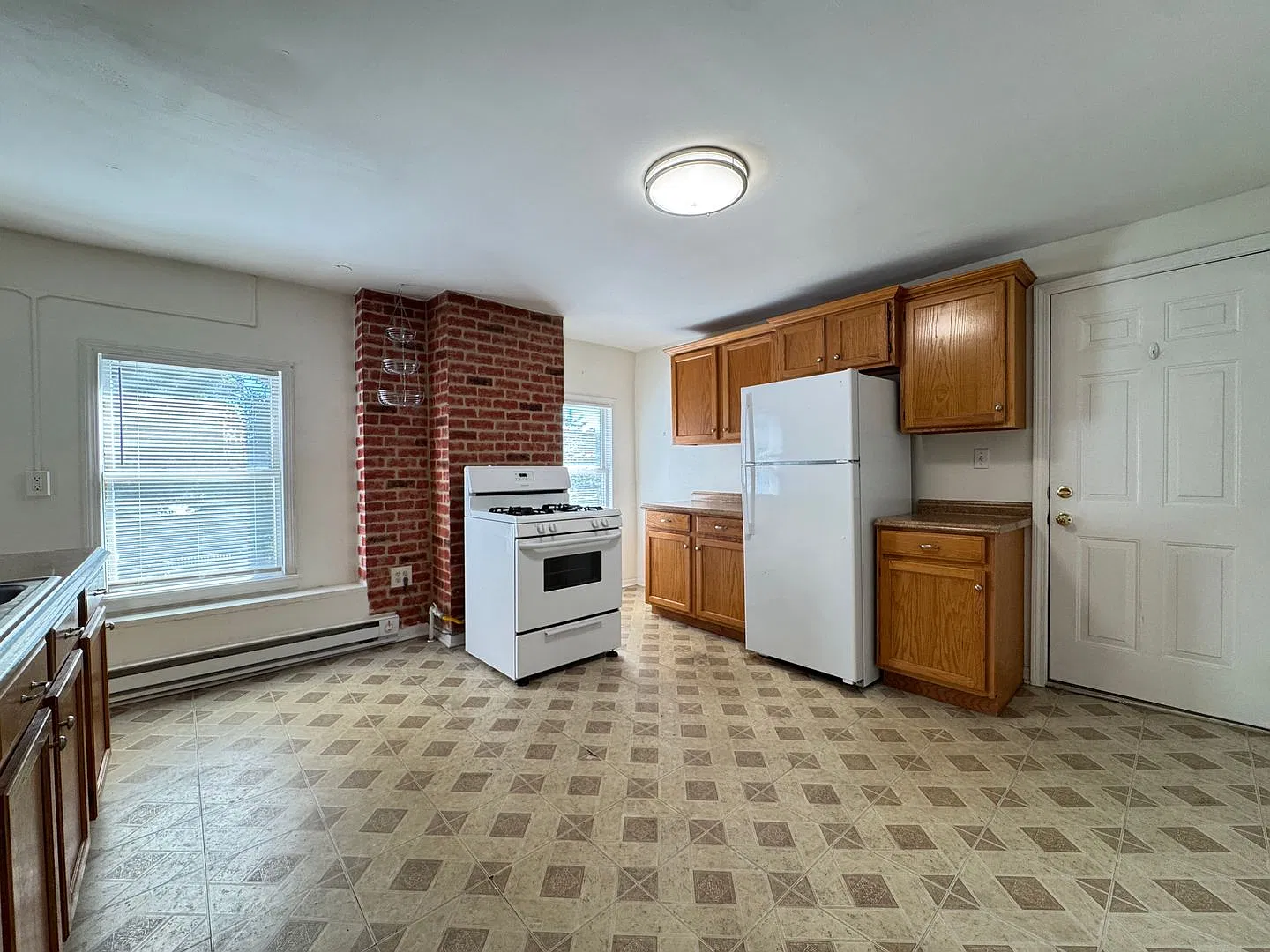 42 William St — Photo 2