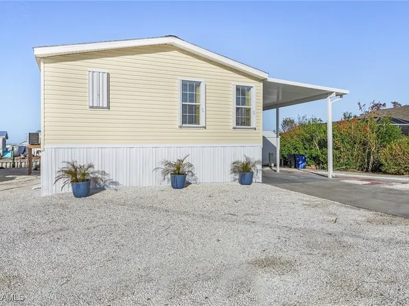 3171 York Rd, Saint James City, FL 33956