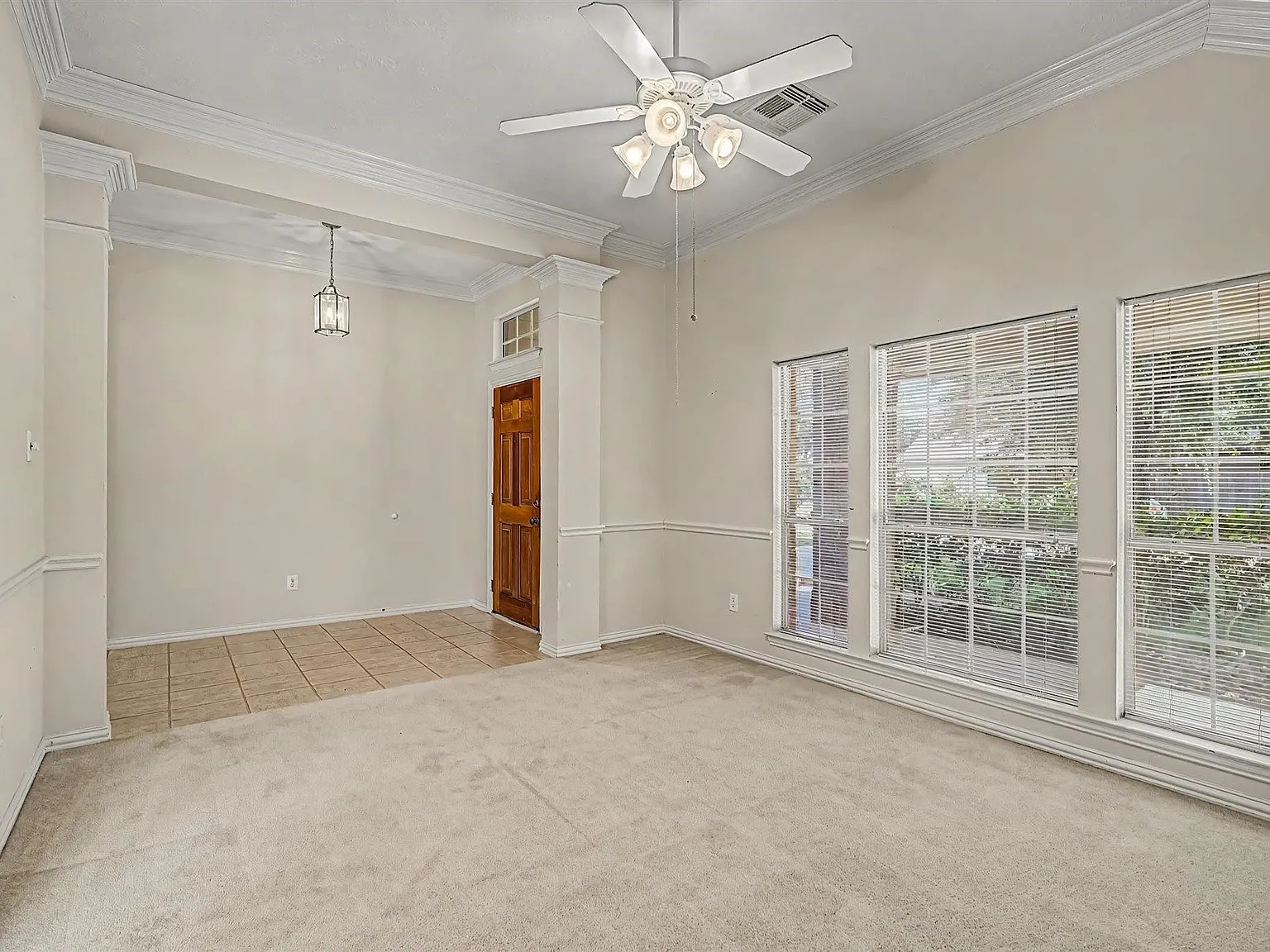 3 bed, 2.0 bath, 2223 sqft, $1,950 — Photo 4
