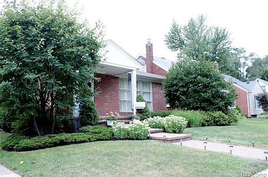 3rd image of 1226 E 4th St