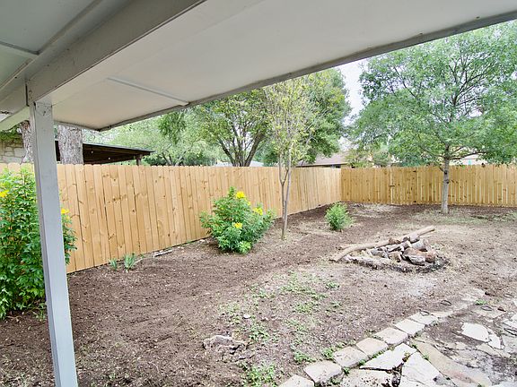 3rd image of 1423 Aylsbury Dr