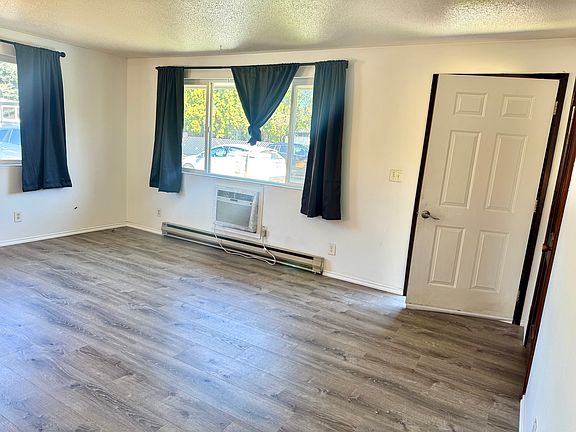 Living room/Front door