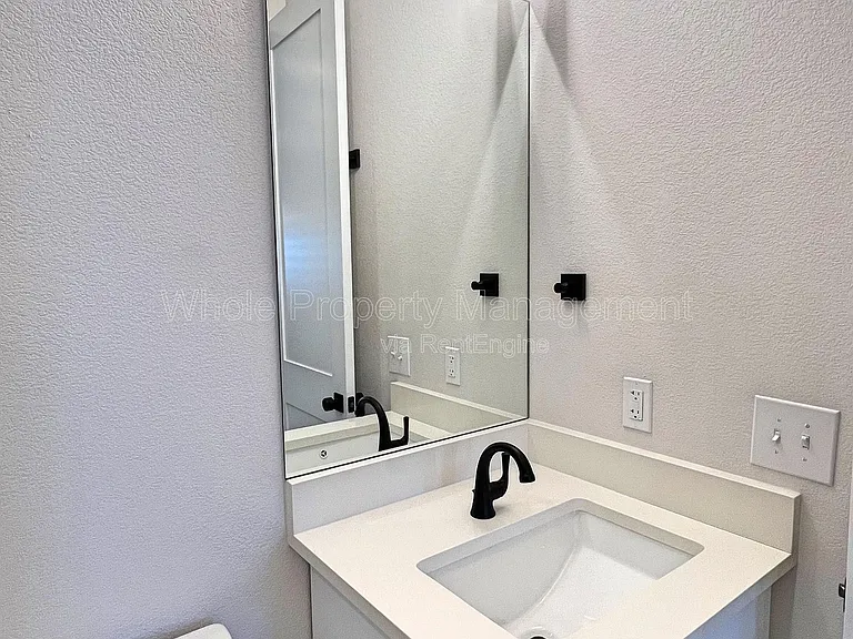 3327 N Tejon St #11 — Photo 11