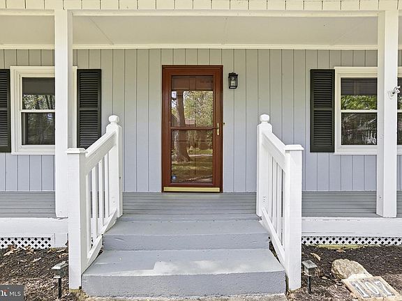 2nd image of 107 Sunset Ct