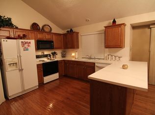 2549 SE Kimbrough Ln, Lees Summit, MO 64063