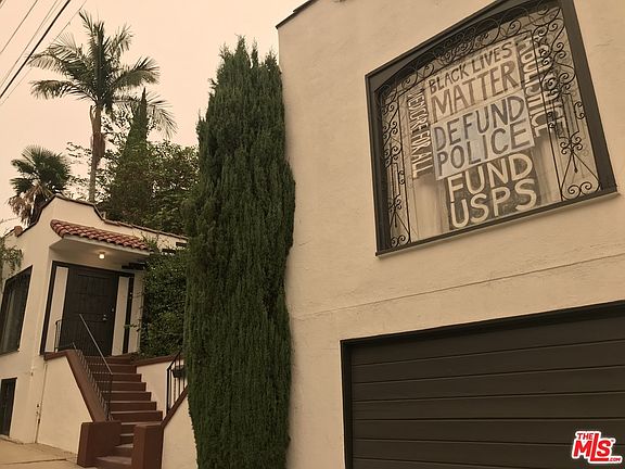3rd image of 3043 Berkeley Ave