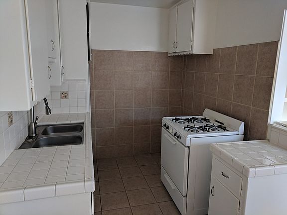 5th image of 1040 Ximeno Ave APT 2
